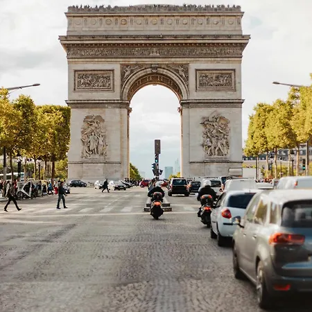 Period Splendor Near Champs Elysees Apartment *